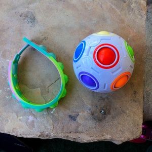 Pop it ball and pop it bracelet